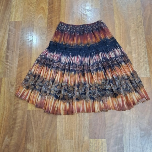 Like New Beautiful Chiffon Skirt MEDIUM - Picture 3 of 4
